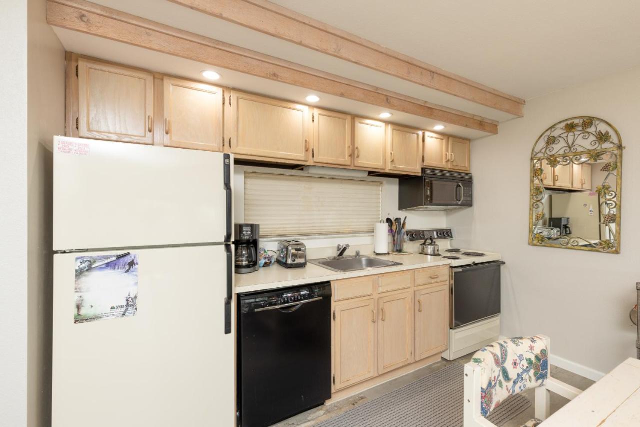 Apartment Stoneridge 3br Standard Condo, Sleeps 8!